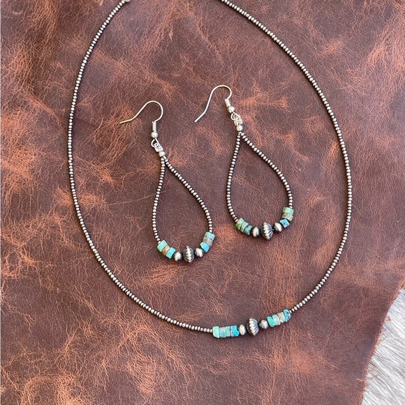 Palomino princess Earrings | Genuine Navajo Pearls | Genuine Turquoise - Picture 2 of 2